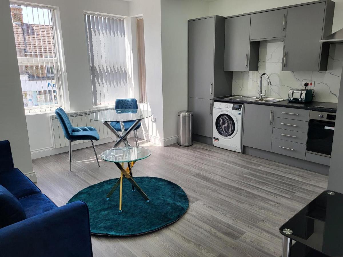 1 Bed Flat, Airport Pick, Drop Available Fibre Broadband, New, Washer Dryer, 10 Mins From City Centre Dartford Esterno foto