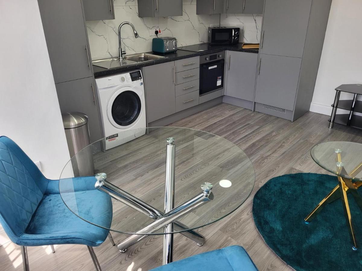 1 Bed Flat, Airport Pick, Drop Available Fibre Broadband, New, Washer Dryer, 10 Mins From City Centre Dartford Esterno foto